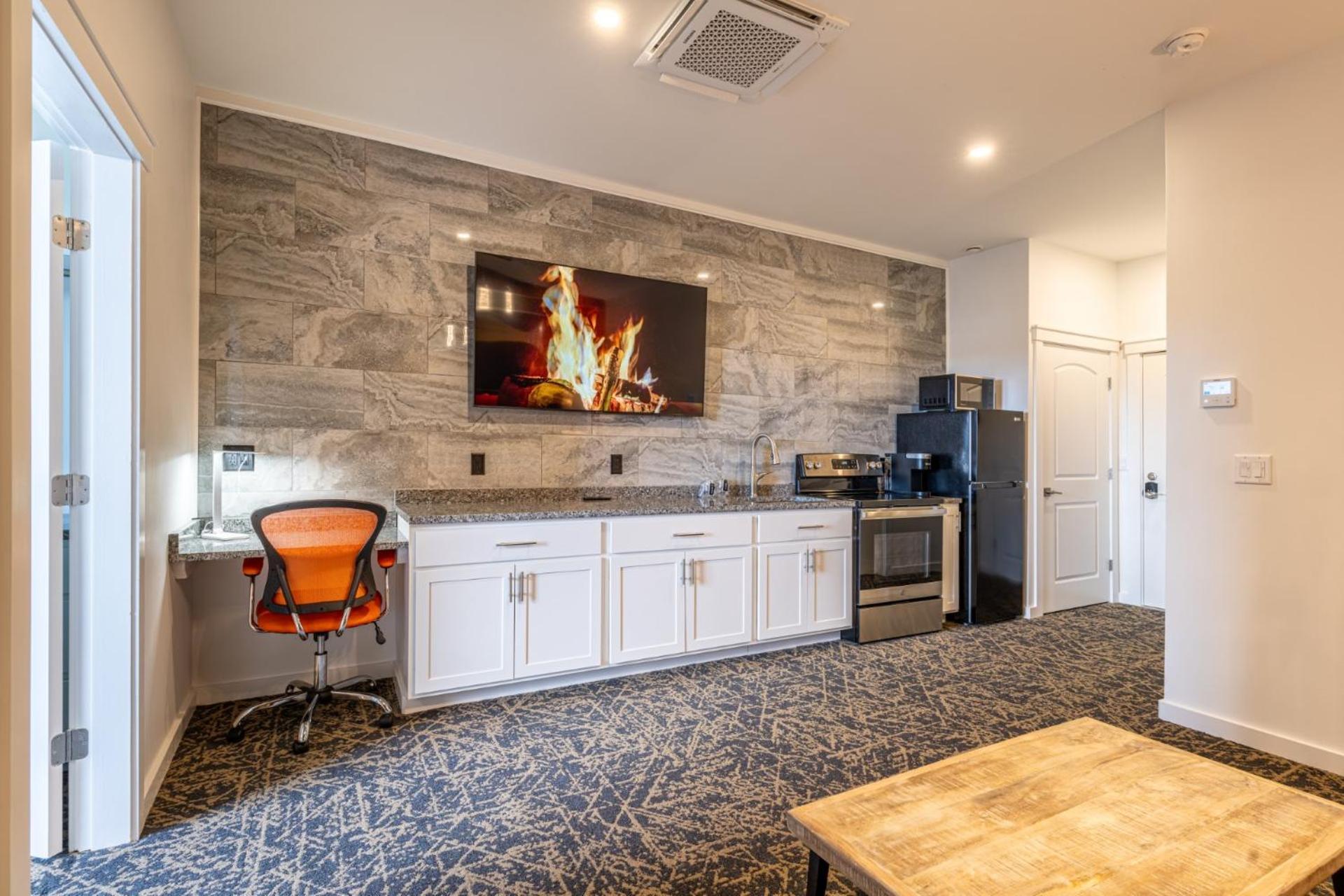 Stone Park Ellsworth-Bar Harbor Aparthotel Buitenkant foto