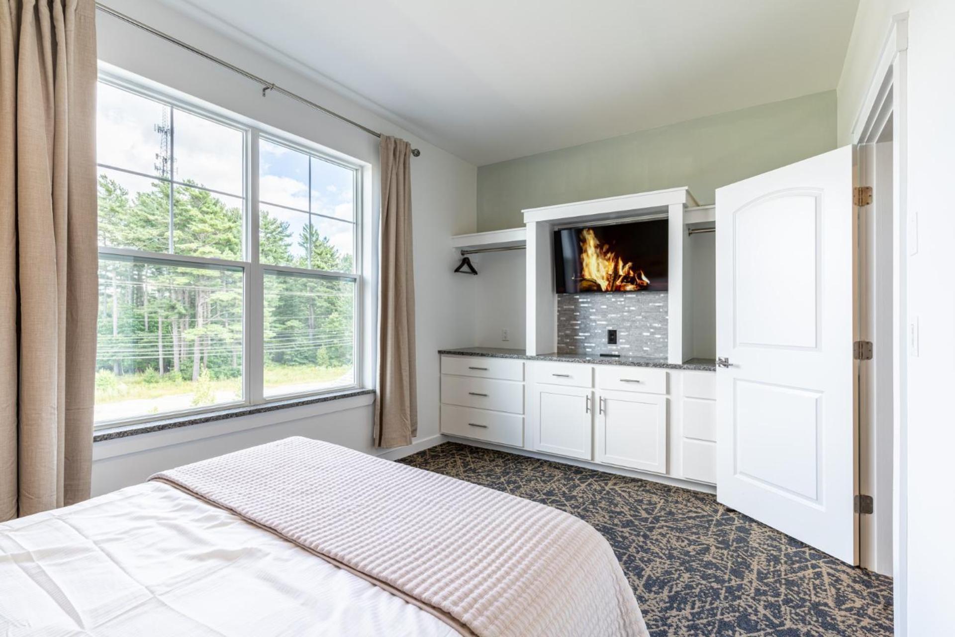 Stone Park Ellsworth-Bar Harbor Aparthotel Buitenkant foto